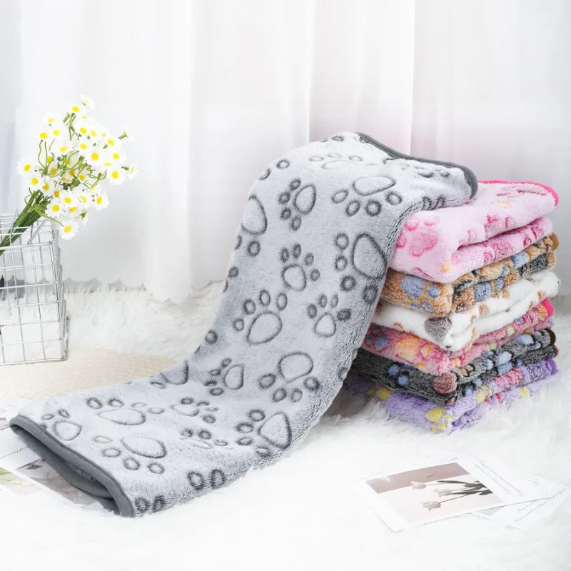 Premium Fluffy Pet Blanket – Soft, Warm & Comfortable